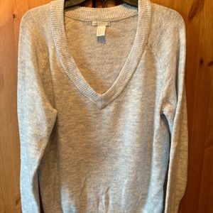 $5 H&M Oversized v-neck sweater sz S